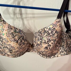 Victoria's Secret Black and Cream Lace Bra
